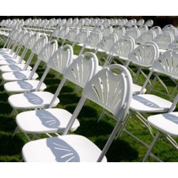 Location superbe chaise boston pour ceremonie et repas (vendée)