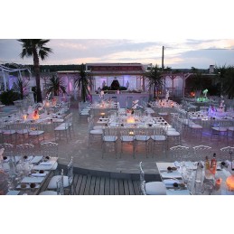 Location superbe chaise type napoléon transparente (vendée)