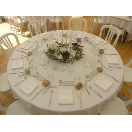 Location table ronde diamètre 180 cm en vendée, les sables d'olonne, la Roche sur Yon, Challans et Talmont saint hilaire
